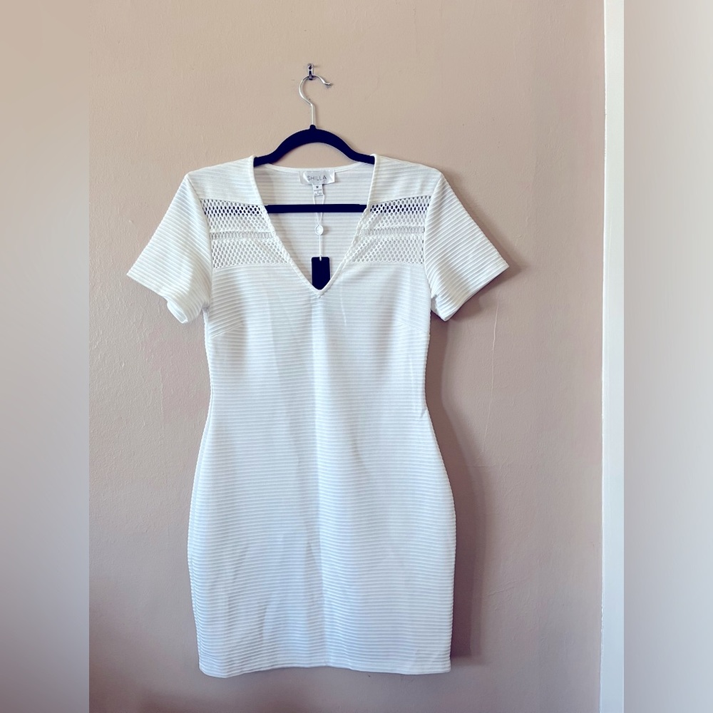 NWT Shilla White Short Sleeve Body-con V-neck Dress M